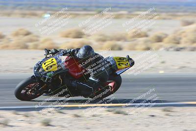 media/Jan-10-2025-CVMA Friday Practice (Fri) [[489e0da257]]/Group 4 and Trackday/Session 2 (Turn 4 Inside)/